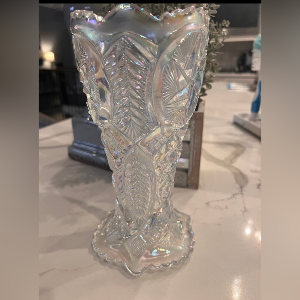 Vintage  Iridescent vase 1970’s  Nortec Iridescent by LE Smith